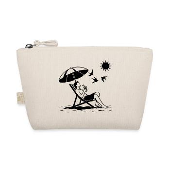 Relaxing in a deck chair on the beach - Organic Pouch - nature - Front