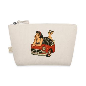 Pin-up rockabilly sur une voiture vintage dans un style rétro - Trousse biologique - nature - Devant