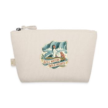 Woman by the waterfall in retro style - Organic Pouch - nature - Front