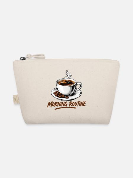 Morgenroutine: Heißer Kaffeebecher - Bio-Täschchen - Natur