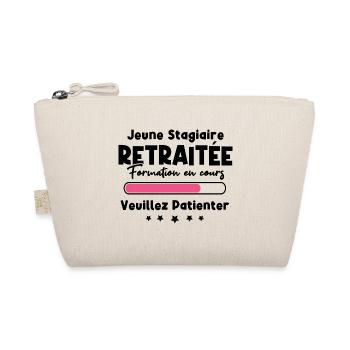 Jeune stagiaire retraitée formation en cours - Trousse biologique - nature - Devant