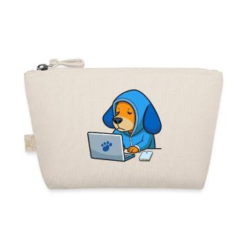 Un chien hacker mignon dort dans un sweat à capuche devant le PC - Trousse biologique - nature - Devant