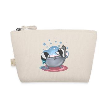 Raccoon in the bath - Organic Pouch - nature - Front