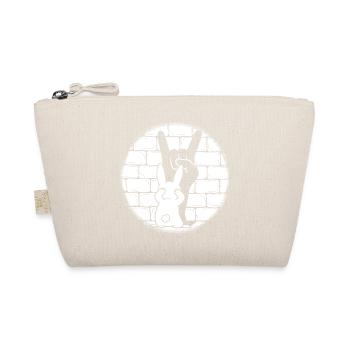 Geste de la jupe lapin devant Brick - Trousse biologique - nature - Devant