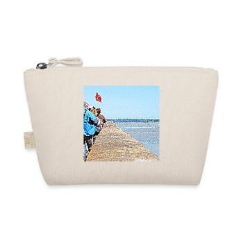 Visitors facing the ocean - Organic Pouch - nature - Front