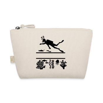 Diver underwater with fish and coral - Organic Pouch - nature - Front