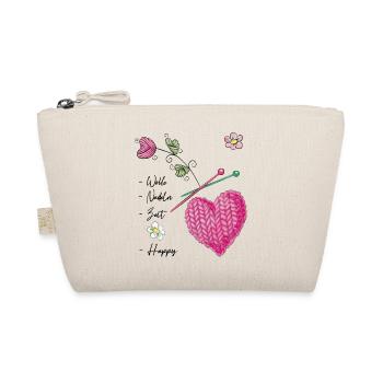 Knitted heart with flowers and knitting needles - Organic Pouch - nature - Front