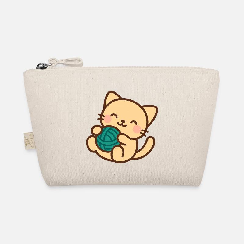 Cuddly kitten and blue ball Organic Pouch