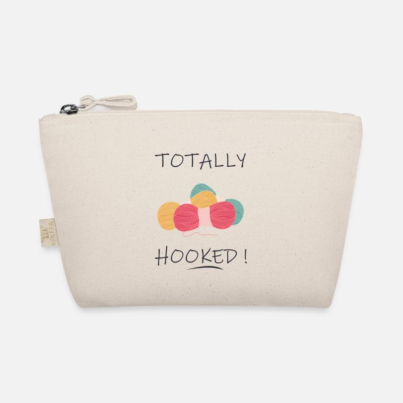 Totally hooked. For crochet et knitting. Organic Pouch