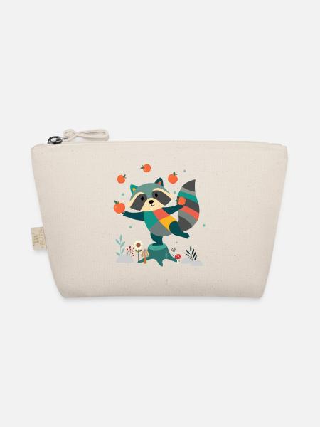 Playful raccoon happily juggling apples - Organic Pouch - nature - Front