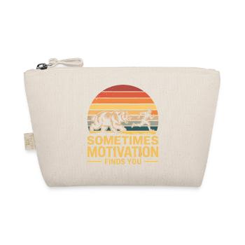Sometimes Motivation finds you - Deutsche Memes - Organic Pouch - nature - Front