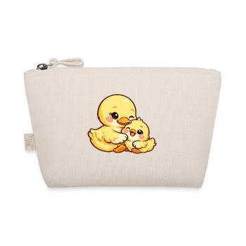 Mom Duck and her chick cuddle together - Organic Pouch - nature - Front