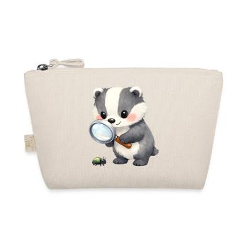 The badger explores an insect with a magnifying glass - Organic Pouch - nature - Front