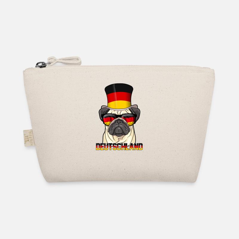 Refroidir l'Allemagne carlin avec chapeau et lunettes Trousse biologique