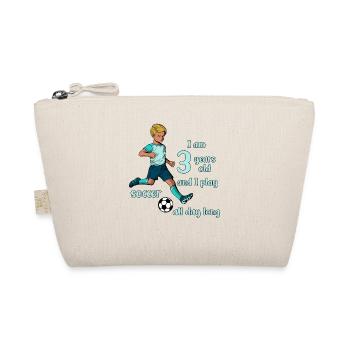 Un garçon tire au football - J’ai 3 ans - Trousse biologique - nature - Devant