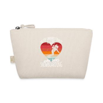 Never underestimate a girl who Snow - Organic Pouch - nature - Front