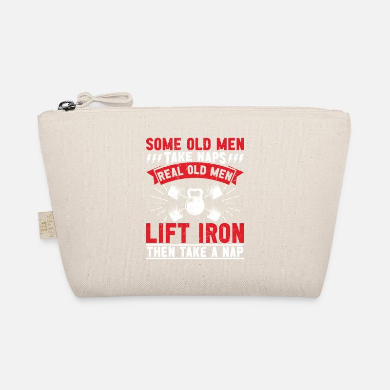 Echte alte Männer heben Eisen an und machen dann e Bio-Täschchen