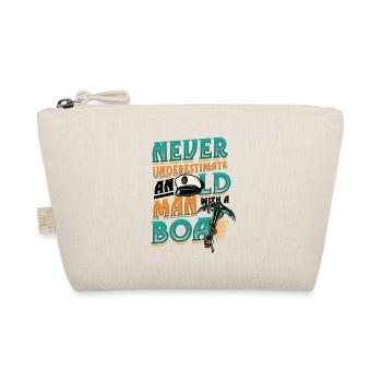 Never underestimate an old man with a boat - Organic Pouch - nature - Front