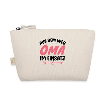 À l’écart, grand-mère en action - Trousse biologique - nature - Devant