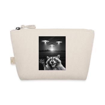 Funny raccoon selfie in front of UFOs Raccoon UFO - Organic Pouch - nature - Front