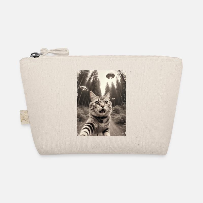 Selfie de chats avec la conception d’un vaisseau spatial extraterrestre Trousse biologique