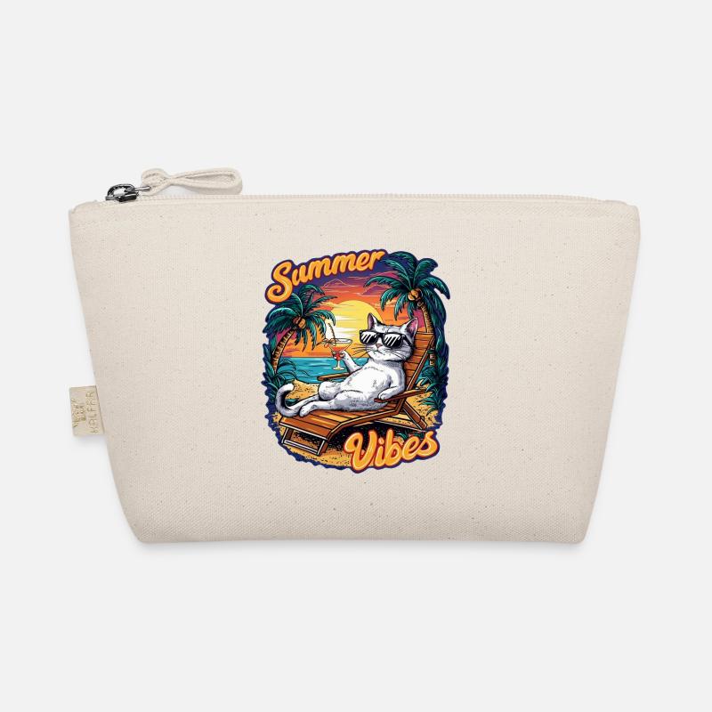 Cat on the beach for the summer Organic Pouch
