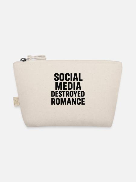 Social media destroys romance - Organic Pouch - nature - Front