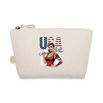 Femme forte avec une clé à molette devant le drapeau des États-Unis - Trousse biologique - nature - Devant