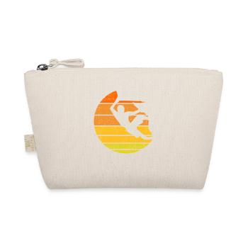 Climbing on the mountain face - Organic Pouch - nature - Front