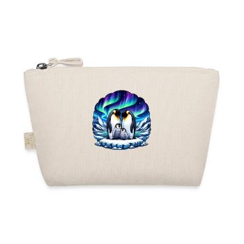 Polar family under Northern Lights - Organic Pouch - nature - Front