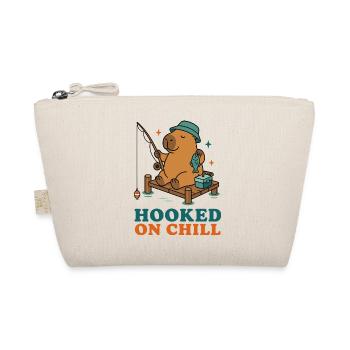 Hooked on Chill – Capybara beim Angeln - Bio-Täschchen - Natur - Vorne