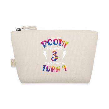 Boom Je viens d’avoir 3 ans mais j’ai hâte d’avoir 4 ans | - Trousse biologique - nature - Devant