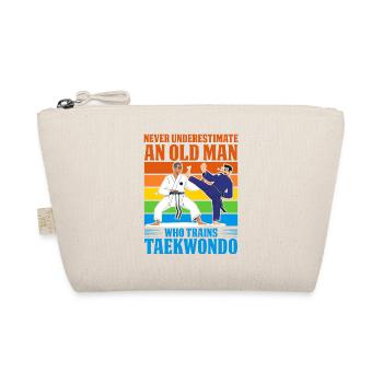 Never underestimate an old man who trains - Organic Pouch - nature - Front