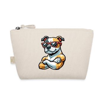 Pitbull American Staffordshire Terrier dans le - Trousse biologique - nature - Devant