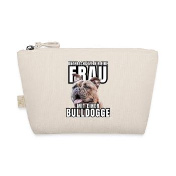 NEVER underestimate a woman with a bulldog dog dog - Organic Pouch - nature - Front