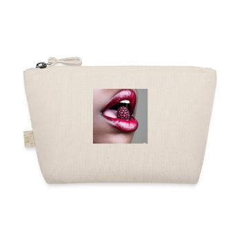 Bouche d’une femme aux lèvres rouges @ Markus - Trousse biologique - nature - Devant