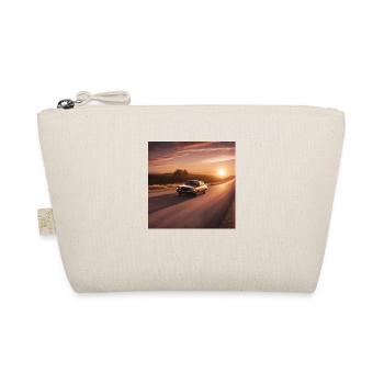 La voiture roule dans le coucher du soleil - Trousse biologique - nature - Devant