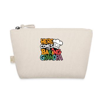 Here comes the baking grandpa funny baker's saying - Organic Pouch - nature - Front