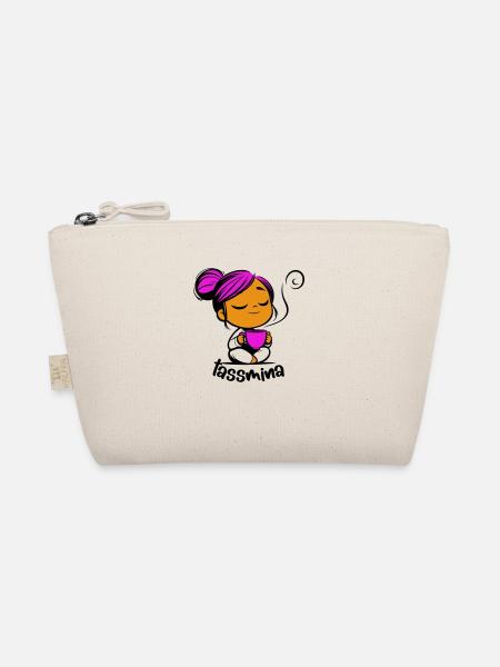 Tassmina relaxes with a cup of tea or coffee - Organic Pouch - nature - Front