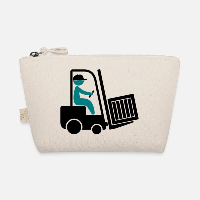 Ein Gabelstapler transportiert eine Kiste Bio-Täschchen