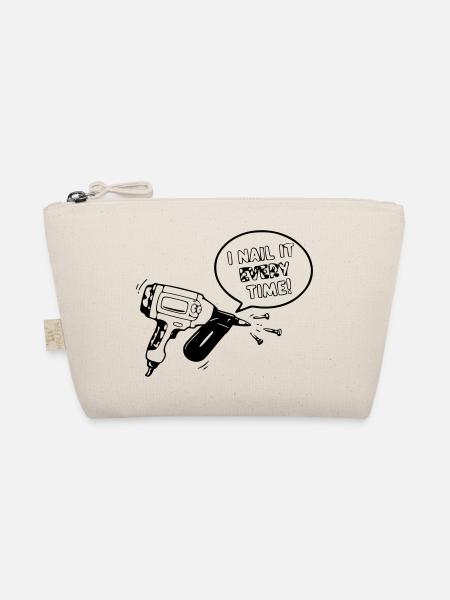 Conception de jouet humoristique avec outil à ongles - Trousse biologique - nature