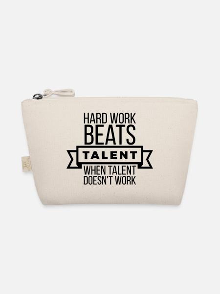 Harte Arbeit schlägt Talent – Motivation Schwarz - Bio-Täschchen - Natur - Vorne