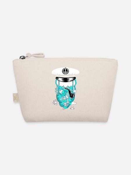 Captain in the sea - Organic Pouch - nature - Front
