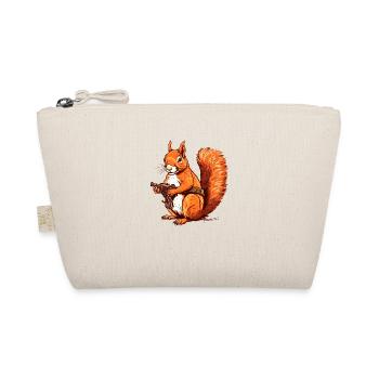 Defensive squirrel armed as an action hero - Organic Pouch - nature - Front
