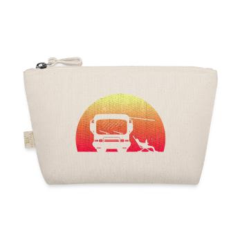 Klassisches Wohnmobil bei Sonnenuntergang mit dem Inhaber, der heraus sitzt - Bio-Täschchen - Natur - Vorne