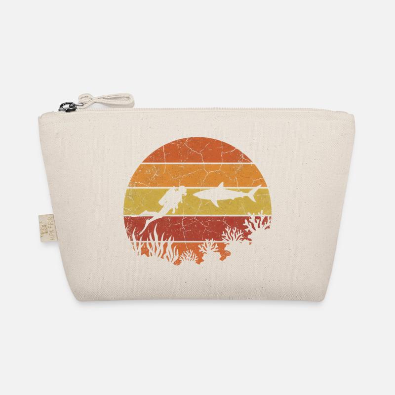 Plongeur et requin avec un coucher de soleil rétro Trousse biologique