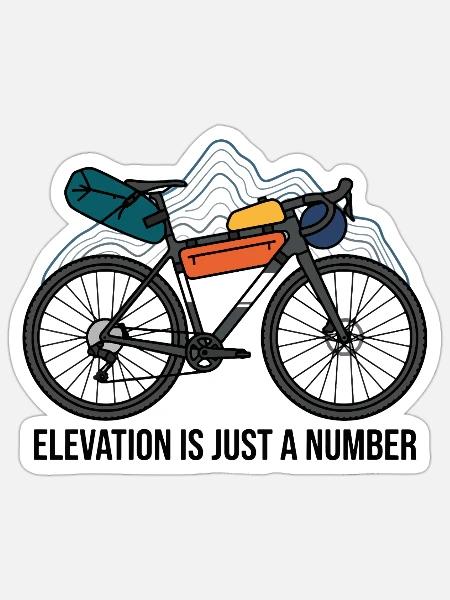 Die Höhe ist nur eine Zahl – Gravel Bikepacking Art - Sticker Größe S (10 x 10 cm) - Mattweiß