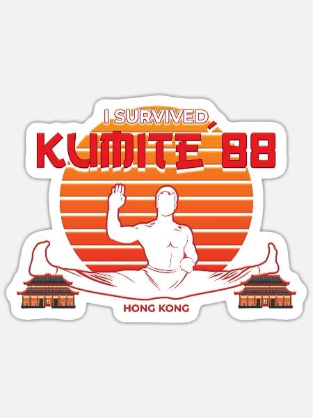 Ich überlebte Kumite 88 | Hong Kong Kampfsport - Sticker Größe S (10 x 10 cm) - Mattweiß