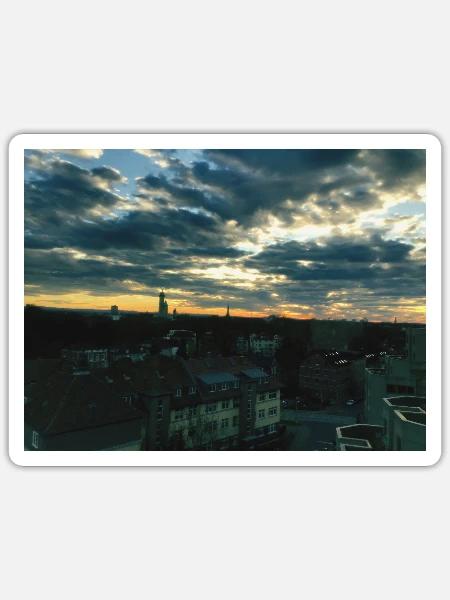 Sonnenuntergang über Stadtlandschaft - Sticker Größe S (10 x 10 cm) - Mattweiß