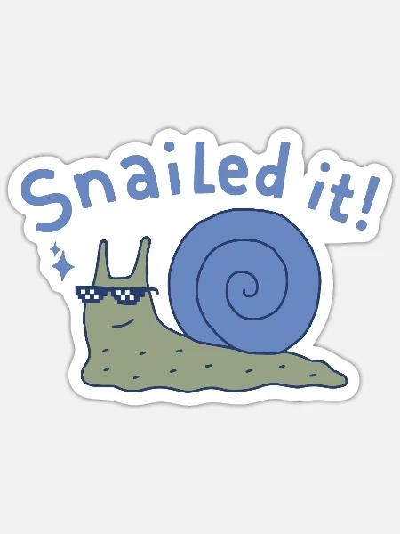 Snail mit Pixelbrille - Sticker Größe S (10 x 10 cm) - Mattweiß
